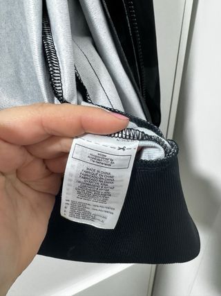 Chaqueta Adidas Negra y Dorada