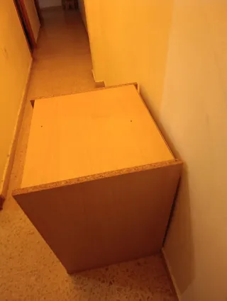 Mesita de noche con cajón