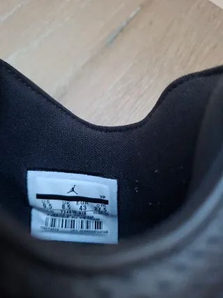 Zapatillas Nike Air Hombre Negras y Rojas