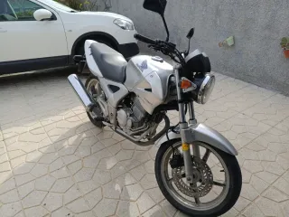 Honda CBF 250 en buen estado con 46000 klm