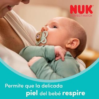 Set 4 biberones anticolicos y chupete NUK Disney