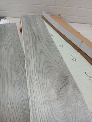 Baldosas PVC Gris Autoadhesivas