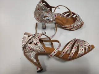 Zapatos de baile latino beige y rosa