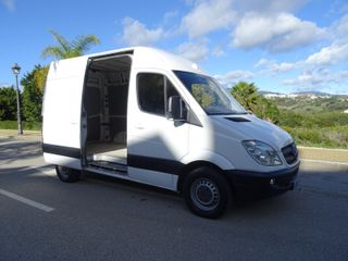 Mercedes-Benz Sprinter 2011
