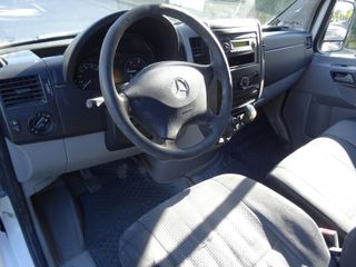 Mercedes-Benz Sprinter 2011