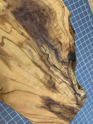 Tabla de cortar artesanal de madera de olivo