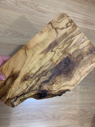 Tabla de cortar artesanal de madera de olivo