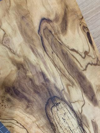 Tabla de cortar artesanal de madera de olivo