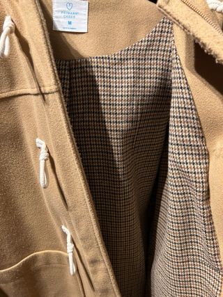 Trenca mujer color “caramelo” o camel,  de Primark