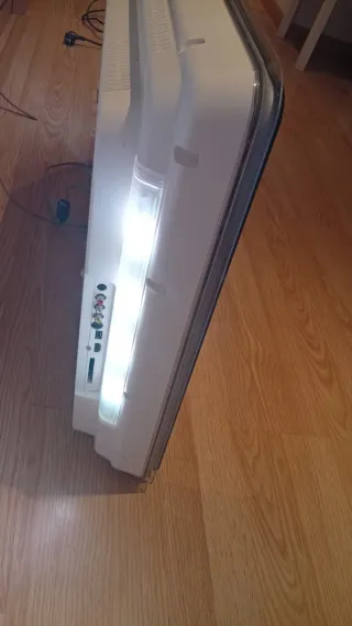 TV Philips Negra con Luces LED