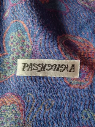 Pashmina azul grande con mariposas