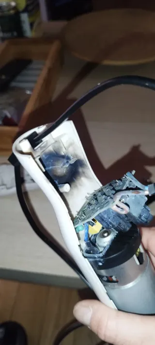 Batidora con piezas quemadas