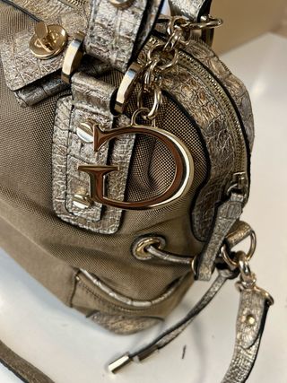 Bolso Guess Beige y Dorado