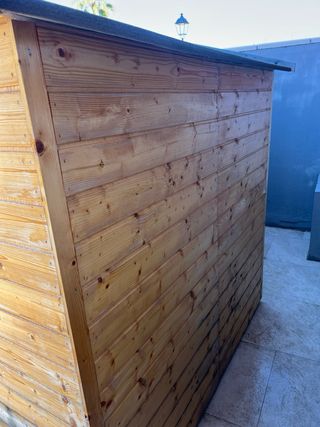 Caseta de madera 1.82x2.42m