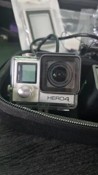 GoPro Hero 4 Silver + Accessori
