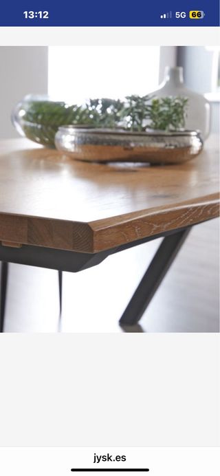 Mesa de comedor madera roble.  Nueva.