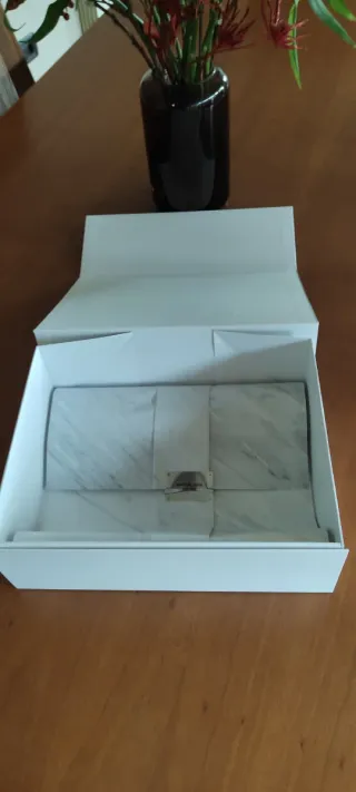 Bolsa y caja Michael Kors blanca