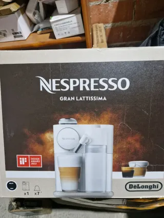 Cafetera Nespresso Negra