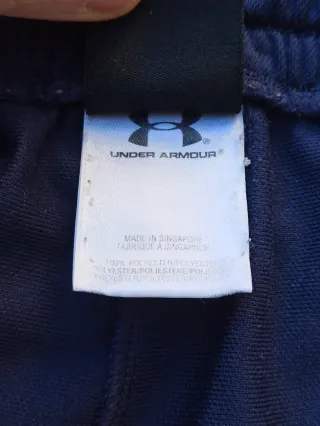 PANTALÓN CORTO ANDER ARMOUR.