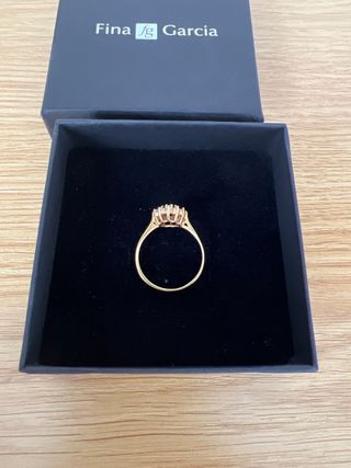 Sortija de oro con zafiro y diamantes (negociable)