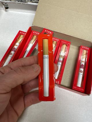 Accendini a forma di sigaretta