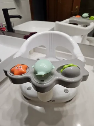 Silla de baño para bebé con juguetes