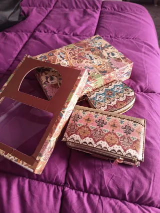 Cartera y monedero en caja regalo