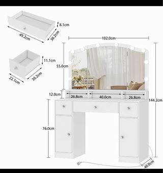 Tocador blanco con espejo y luces