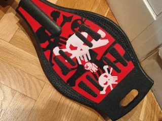 Monopatín de dos ruedas con diseño