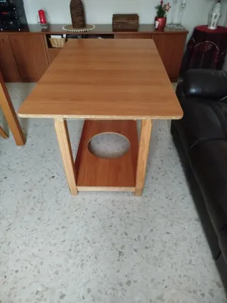 Mesa de madera para camilla
