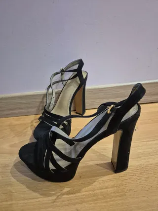 Sandalias de tacón negras