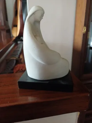 Statuina Madonna con Bambino in pietra