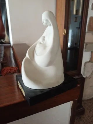 Statuina Madonna con Bambino in pietra