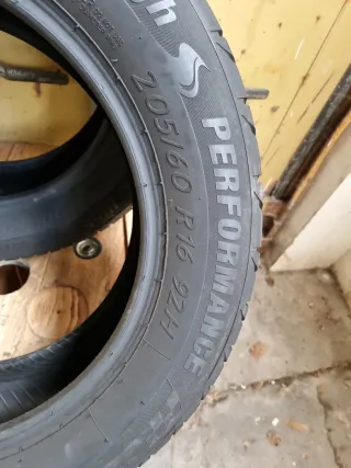 Se vende 2 Neumáticos en perfecto estado