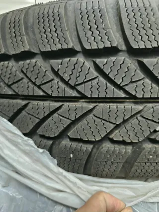 Neumático 165/65R15 81T