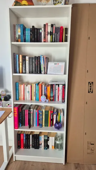 Librería JYSK Blanca