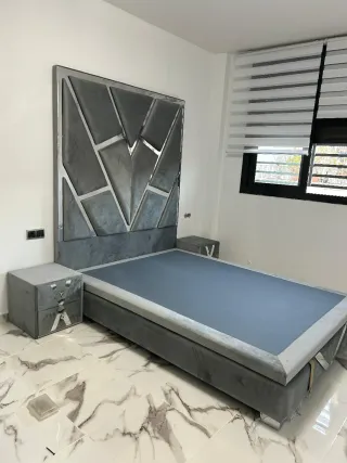 Cama a medida terciopelo y madera