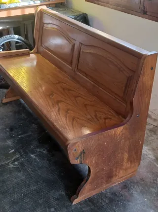 Banco de madera antiguo para restaurar