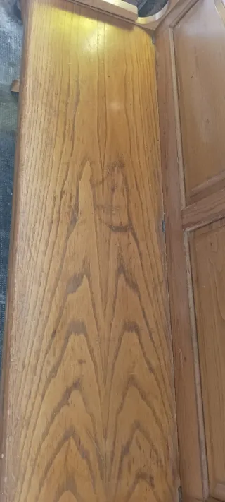 Banco de madera antiguo para restaurar