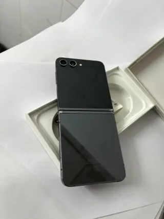 Samsung Z Flip5 256GB 5G