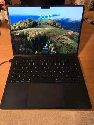 MacBook Air 2022 M2 16GB RAM 256GB SSD