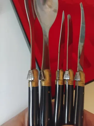 Cubertería Laguiole servicio