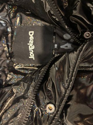 Chaqueta Desigual brillante negra