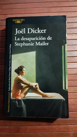 Novela "La desaparición de Stephanie Mailer".
