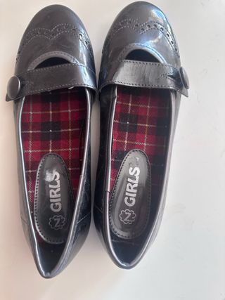 Manoletinas charol niña