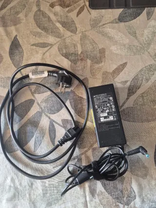 Cargador para portatil Delta Electronics