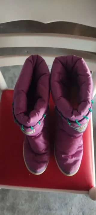 Botas de nieve moradas