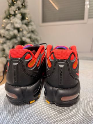 Nike Air Max Plus Drift Hombre Negro Rojo