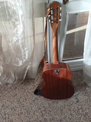 Chitarra acustica classica