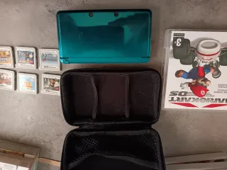 Lote Nintendo 3DS con funda y juegos